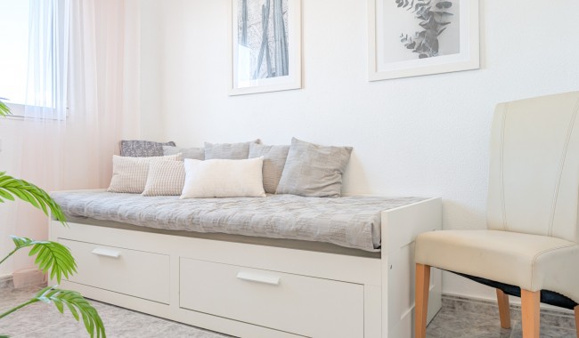 Resale - Apartment - Torrevieja - Aguas Nuevas