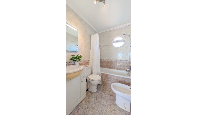 Resale - Apartment - Torrevieja - Aguas Nuevas