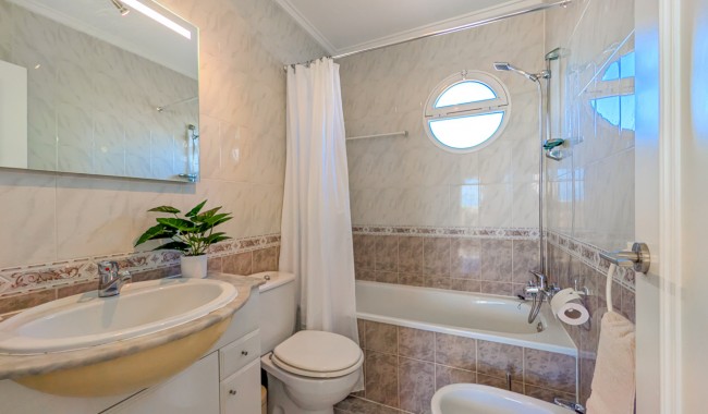 Resale - Apartment - Torrevieja - Aguas Nuevas