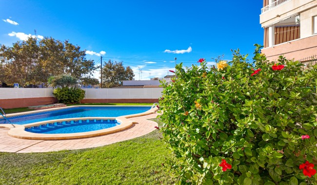 Resale - Apartment - Torrevieja - Aguas Nuevas