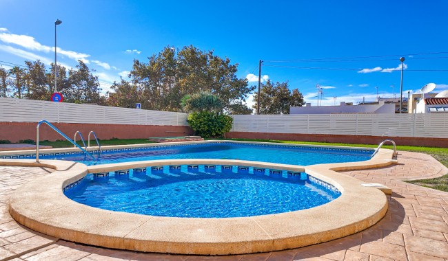 Resale - Apartment - Torrevieja - Aguas Nuevas