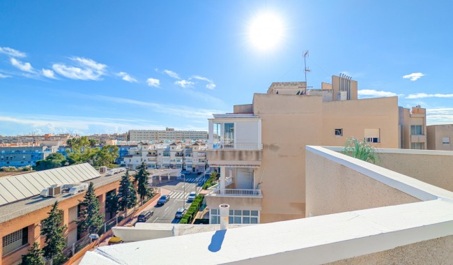 Resale - Apartment - Torrevieja - Aguas Nuevas