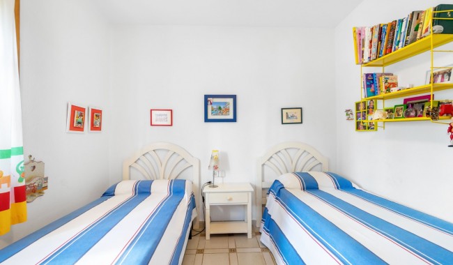 Resale - Apartment - Orihuela Costa - Villamartín