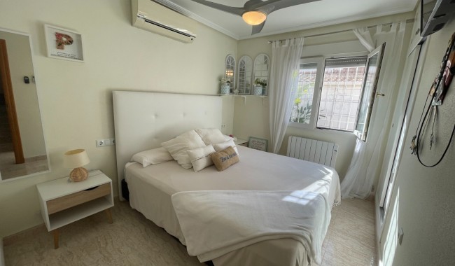 Sprzedaż - Kamienica - Torre de la Horadada - Torre De Horadada