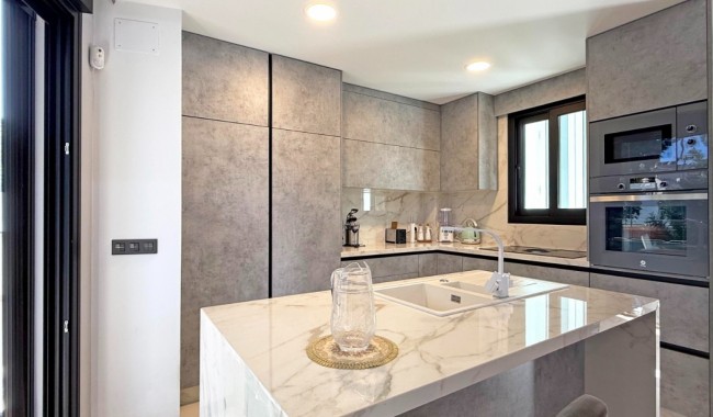 Resale - Villa - Orihuela Costa - Villamartín