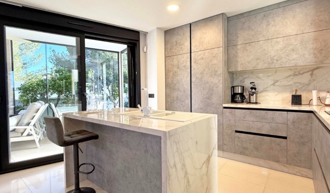 Resale - Villa - Orihuela Costa - Villamartín