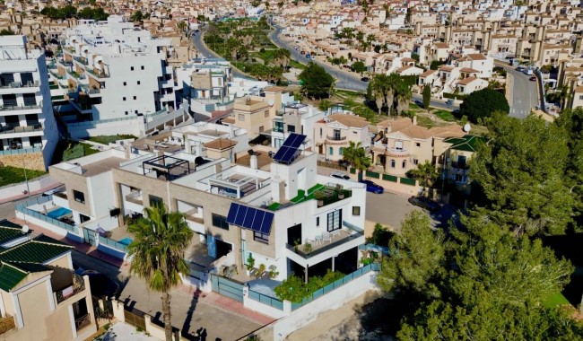 Resale - Villa - Orihuela Costa - Villamartín