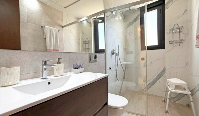 Resale - Villa - Orihuela Costa - Villamartín