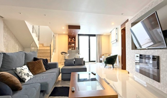 Resale - Villa - Orihuela Costa - Villamartín