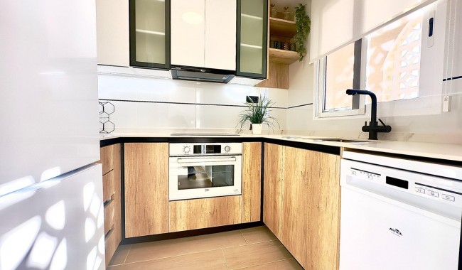 Resale - Apartment - Torrevieja - Cabo cervera