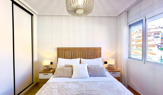 Resale - Apartment - Torrevieja - Cabo cervera