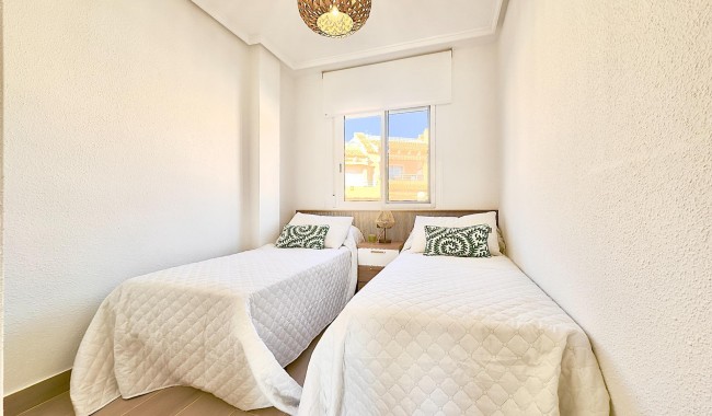 Resale - Apartment - Torrevieja - Cabo cervera