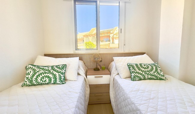 Resale - Apartment - Torrevieja - Cabo cervera