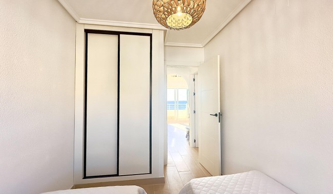 Resale - Apartment - Torrevieja - Cabo cervera