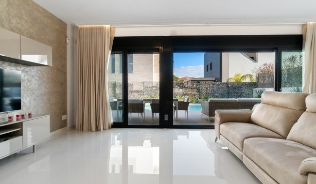 Resale - Villa - Orihuela Costa - Agua Marina