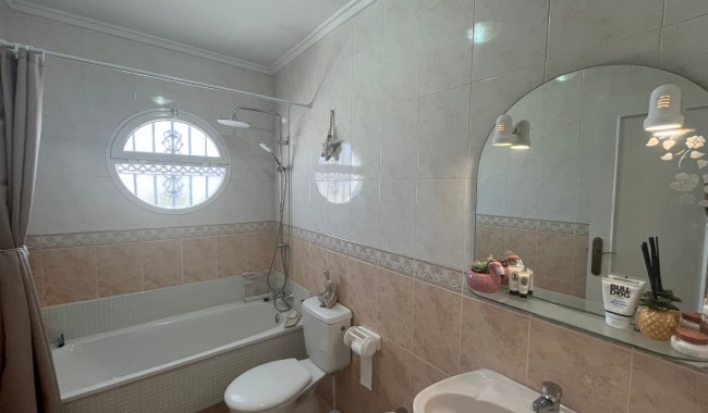 Brukt - Quatro hus - Punta Prima - Serena