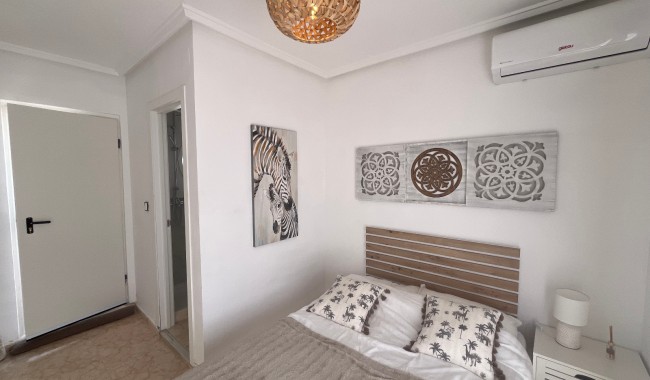 Brukt - Quatro hus - Punta Prima - Serena