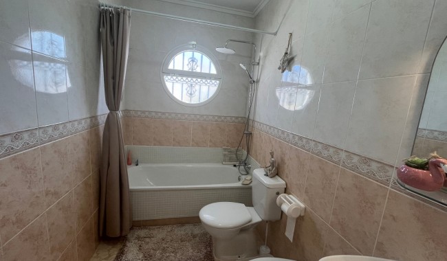 Brukt - Quatro hus - Punta Prima - Serena