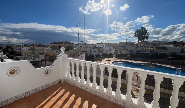 Brukt - Quatro hus - Punta Prima - Serena