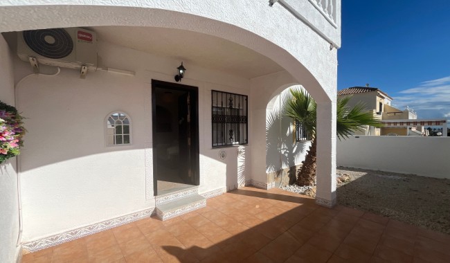 Brukt - Quatro hus - Punta Prima - Serena