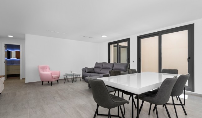 Brukt - Vertikaldelt - San Miguel de Salinas - Costa Blanca South