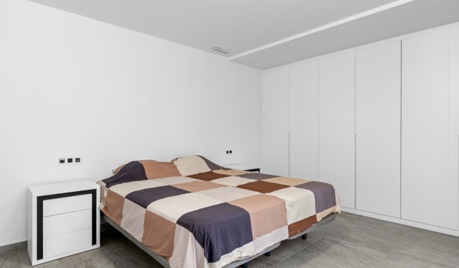 Brukt - Vertikaldelt - San Miguel de Salinas - Costa Blanca South