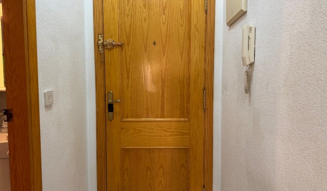 Sprzedaż - Apartament - Torrevieja - Torrevieja C