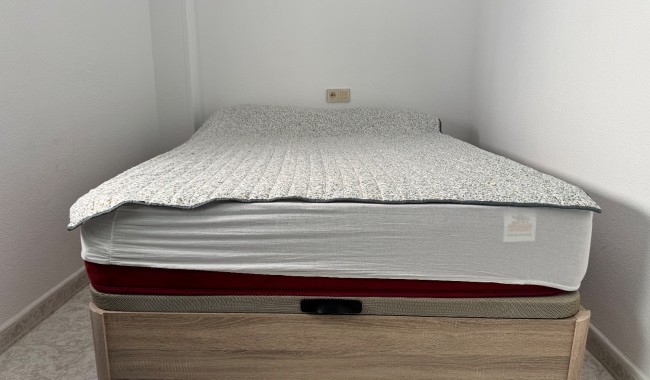 Sprzedaż - Apartament - Torrevieja - Torrevieja C