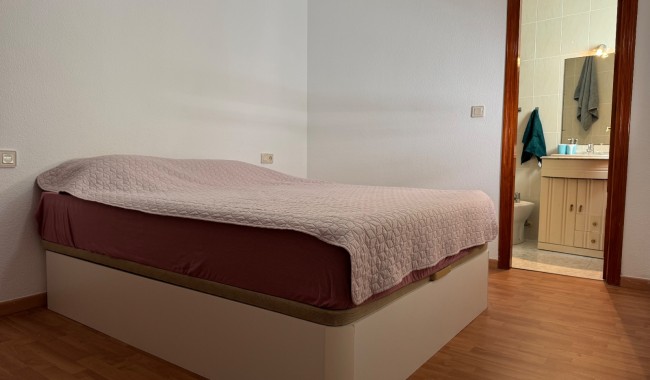 Sprzedaż - Apartament - Torrevieja - Torrevieja C