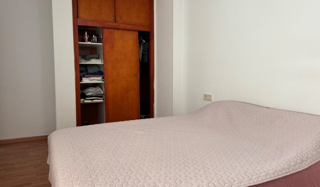 Sprzedaż - Apartament - Torrevieja - Torrevieja C