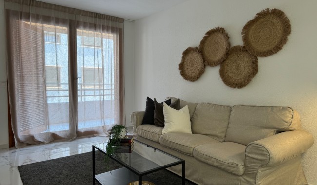 Sprzedaż - Apartament - Torrevieja - Torrevieja C