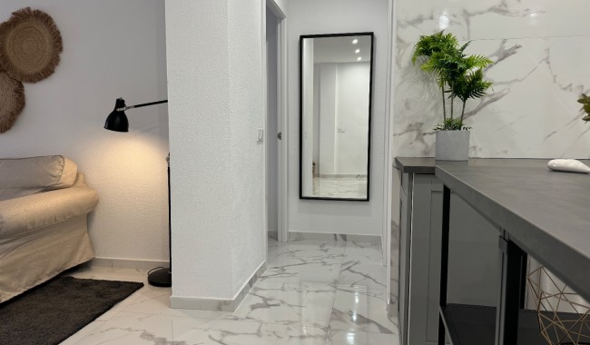 Sprzedaż - Apartament - Torrevieja - Torrevieja C