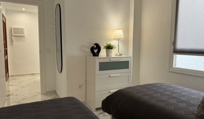 Sprzedaż - Apartament - Torrevieja - Torrevieja C