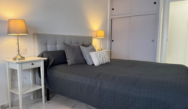 Sprzedaż - Apartament - Torrevieja - Torrevieja C