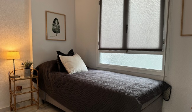 Sprzedaż - Apartament - Torrevieja - Torrevieja C