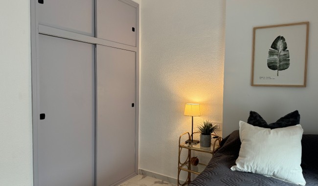 Sprzedaż - Apartament - Torrevieja - Torrevieja C