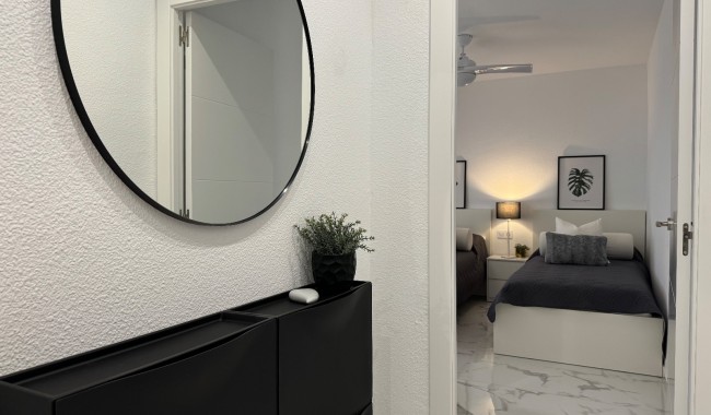 Sprzedaż - Apartament - Torrevieja - Torrevieja C