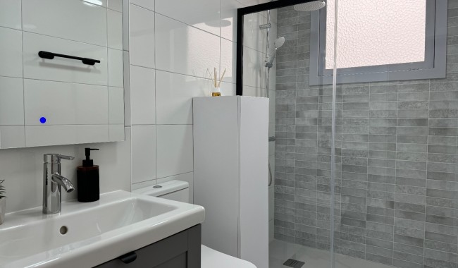 Sprzedaż - Apartament - Torrevieja - Torrevieja C