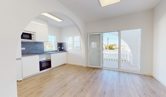 Sprzedaż - Kamienica - San Miguel de Salinas - Villamartin