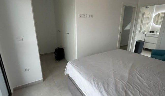 Brukt - Vertikaldelt - Santiago de la Ribera