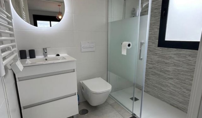 Brukt - Vertikaldelt - Santiago de la Ribera