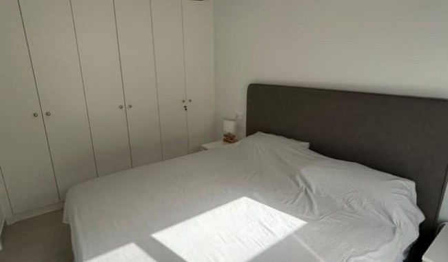 Brukt - Vertikaldelt - Santiago de la Ribera