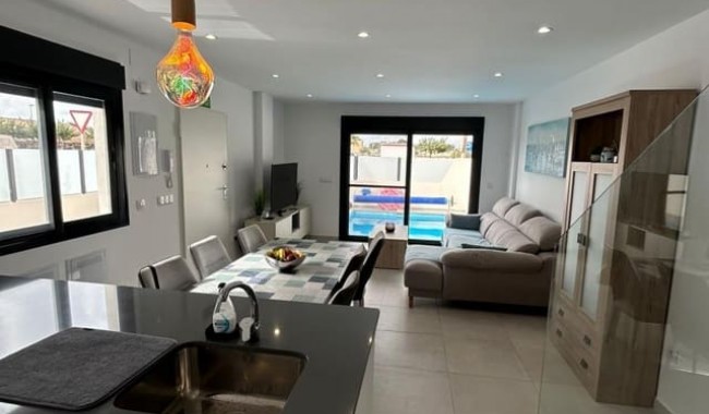 Brukt - Vertikaldelt - Santiago de la Ribera