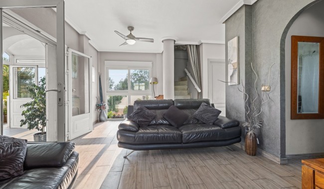 Begagnad - Villa - Orihuela Costa - Playa Flamenca