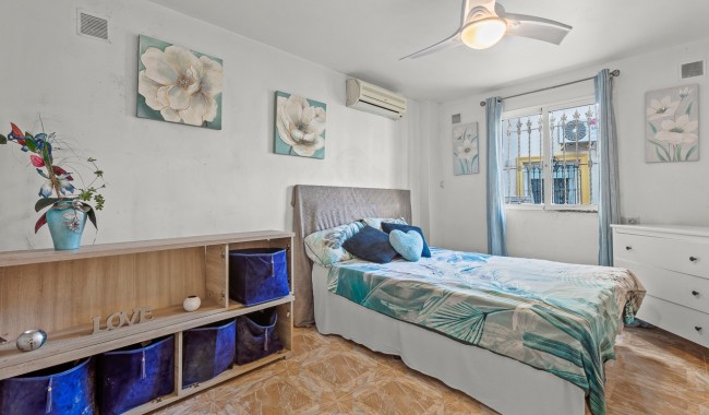 Begagnad - Villa - Orihuela Costa - Playa Flamenca