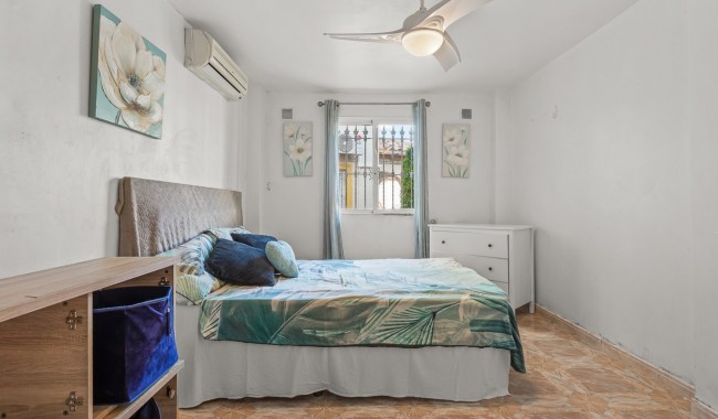 Begagnad - Villa - Orihuela Costa - Playa Flamenca