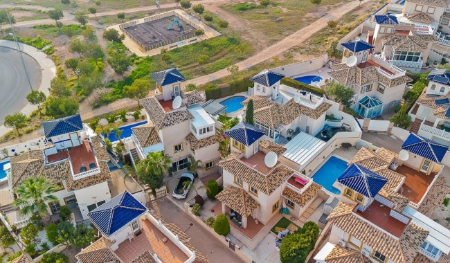 Begagnad - Villa - Orihuela Costa - Playa Flamenca