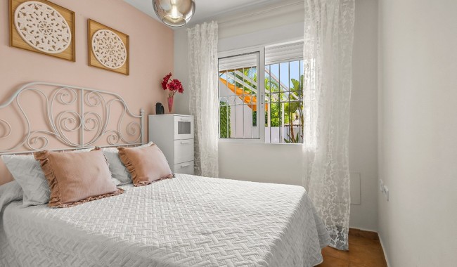 Begagnad - Vertikalt delad - Torre de la Horadada - Pueblo Latino