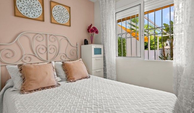 Begagnad - Vertikalt delad - Torre de la Horadada - Pueblo Latino