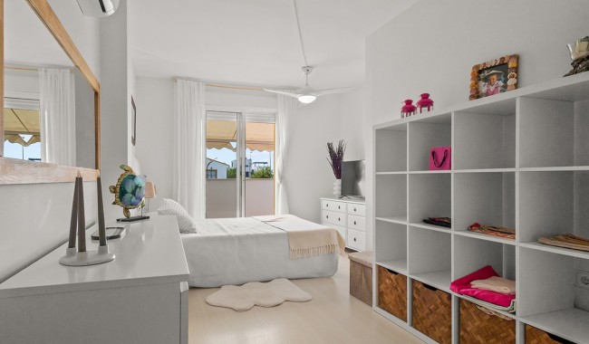 Begagnad - Vertikalt delad - Torre de la Horadada - Pueblo Latino